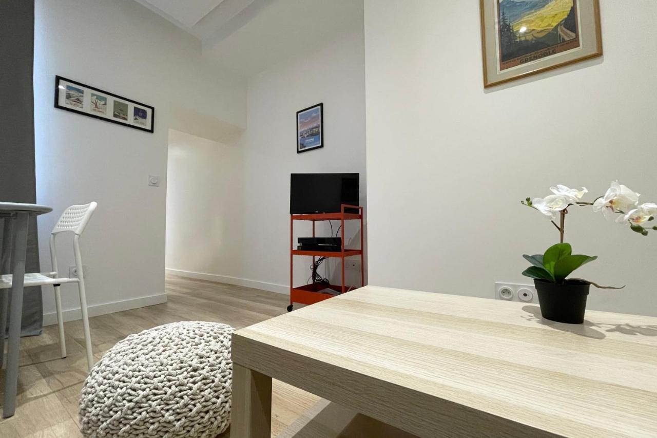 Ferienwohnung #Cf In White&Gray Center Grenoble Exterior foto
